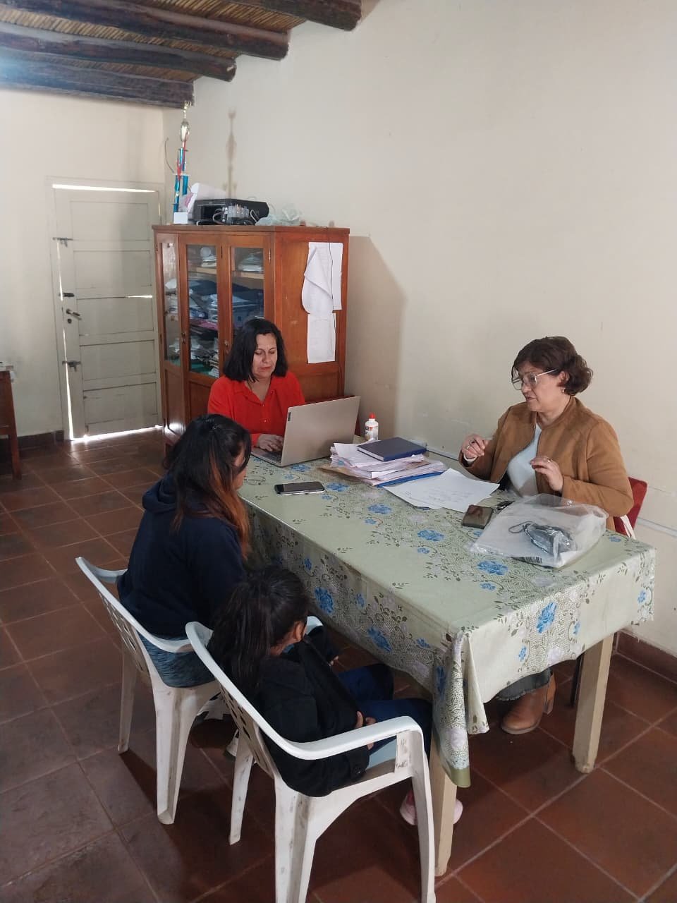 Detalle de manos en trabajo